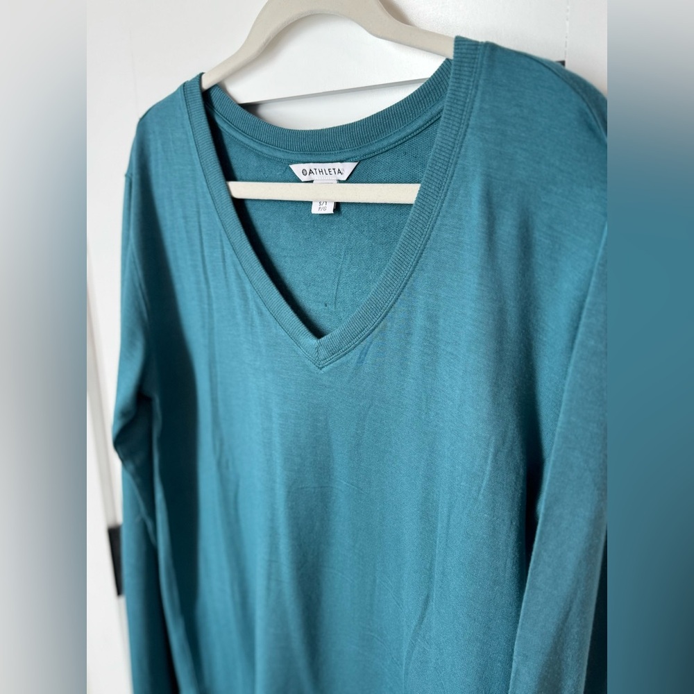 Athleta Teal Sunrise V-Neck Women's Top size small